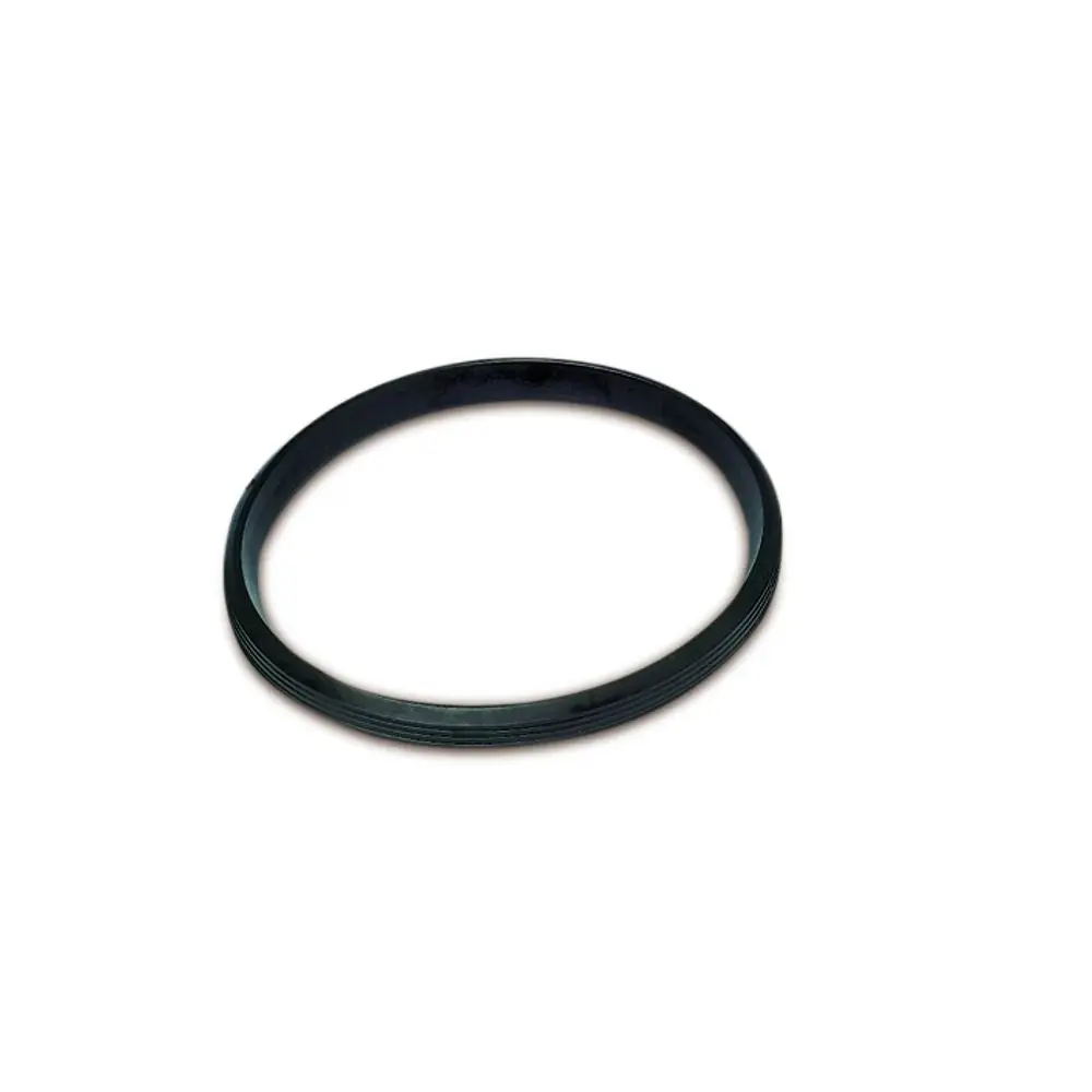 Schwarze Dichtung von Wavin in Form eines Rings, geeignet zum Abdichten von Rohrverbindungen, mit flacher Oberfläche und gerilltem Rand.